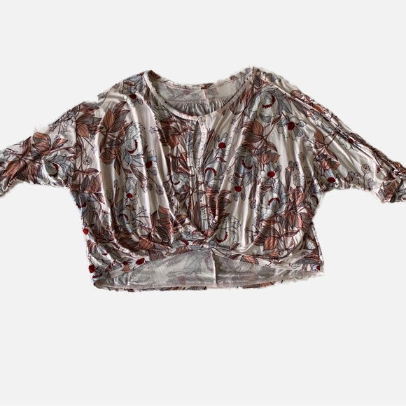 (4 for $20) FREE PEOPLE Keepin On Printed Tee Sz M - Picture 9 of 12